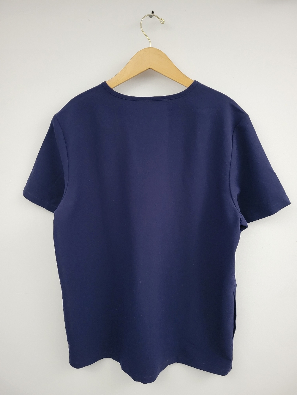 Figs Chisec Three Pocket Scrub Top Sz Large Navy Blue - Picture 2 of 12